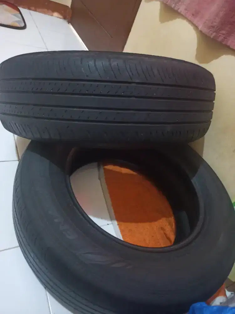 Ban bekas DUNLOP ENASEV 215/65R16