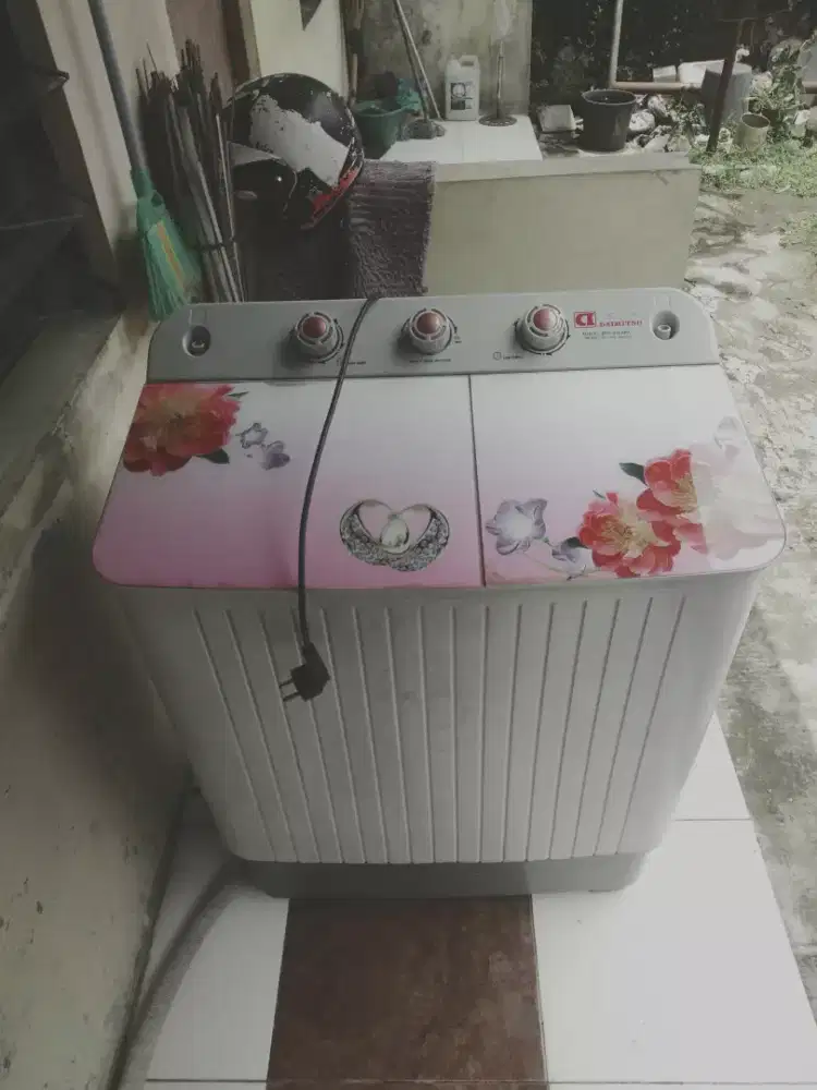 Mesin Cuci Daimitsu 2 tabung bekas