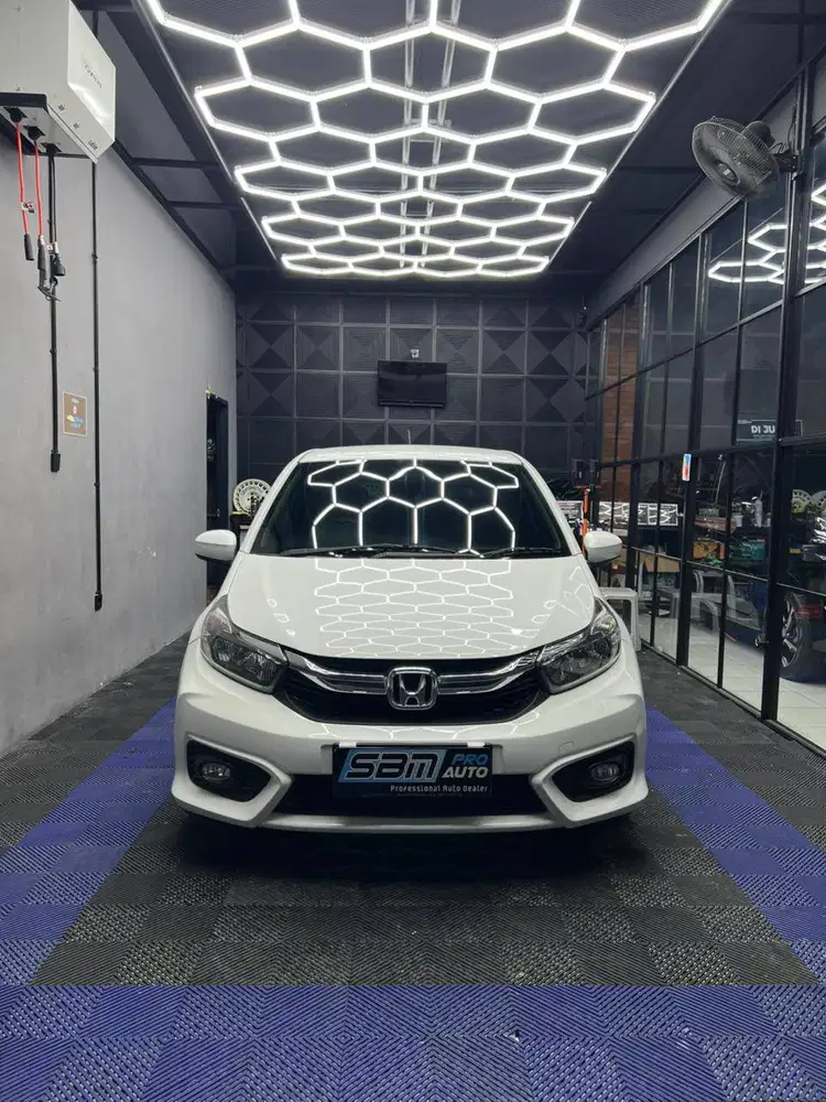BRIO E 2020 PUTIH AT