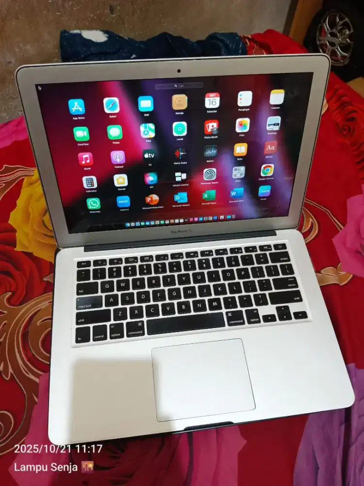 Macbook Air 2011 13 inch 4 /128