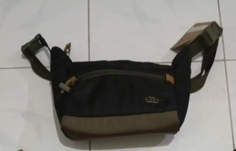 Tas selempang eiger