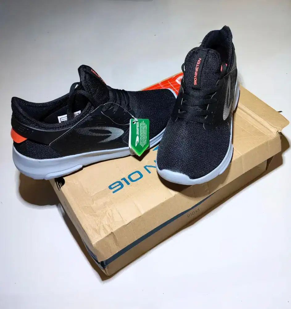 910 Nineten Kiva Black