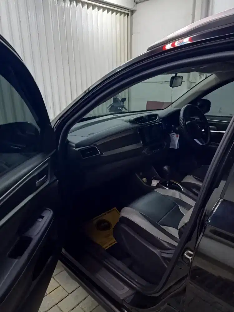 Mobil bekas berasa baru