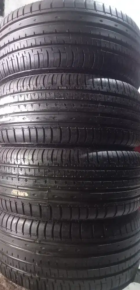 Ban accelera phi -R ukuran 185/35/17