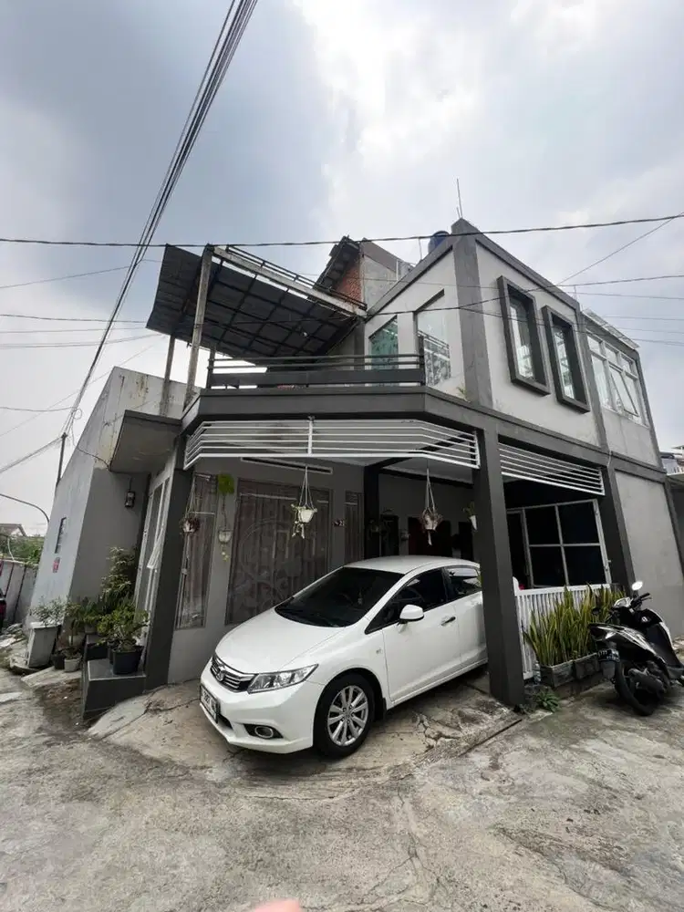DISEWAKAN RUMAH 2 LANTAI