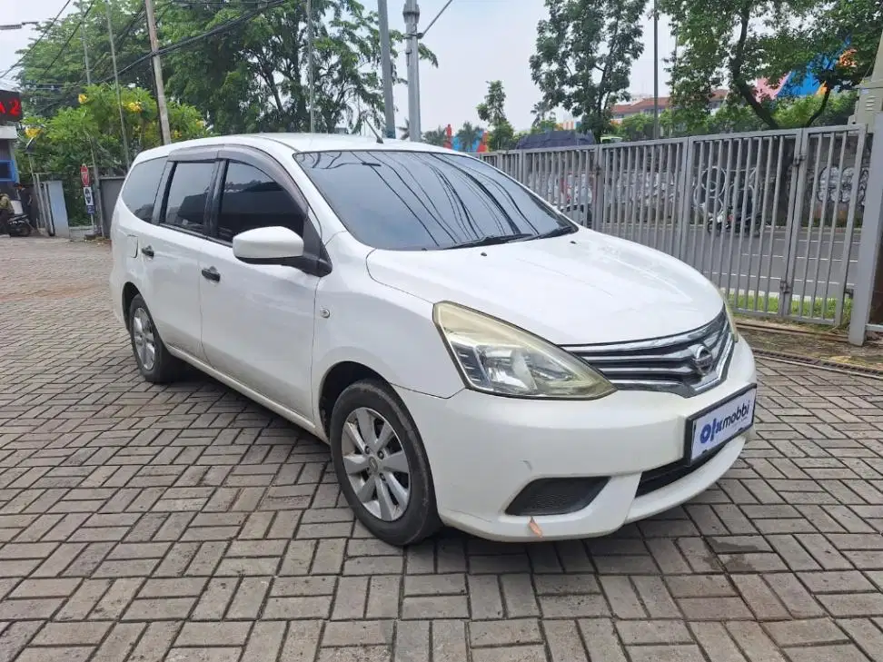 LOW DP Nissan Grand livina 1.5 SV Bensin-AT 2014 3FW