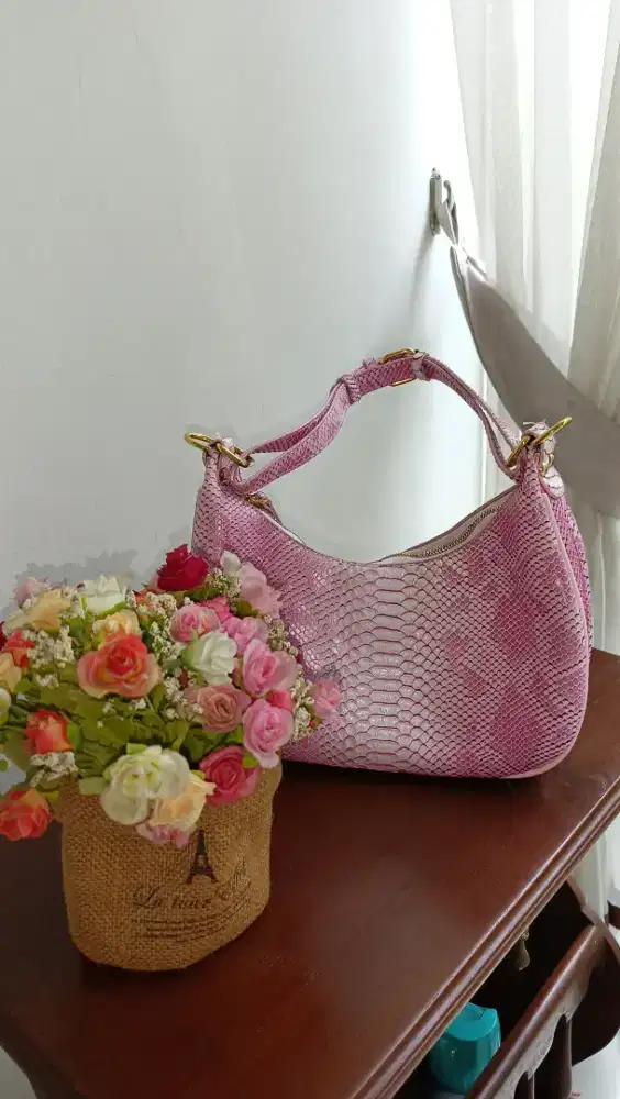TAS PINK FENDI METAL GOLD