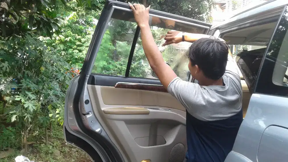 Kaca film meredam panas
