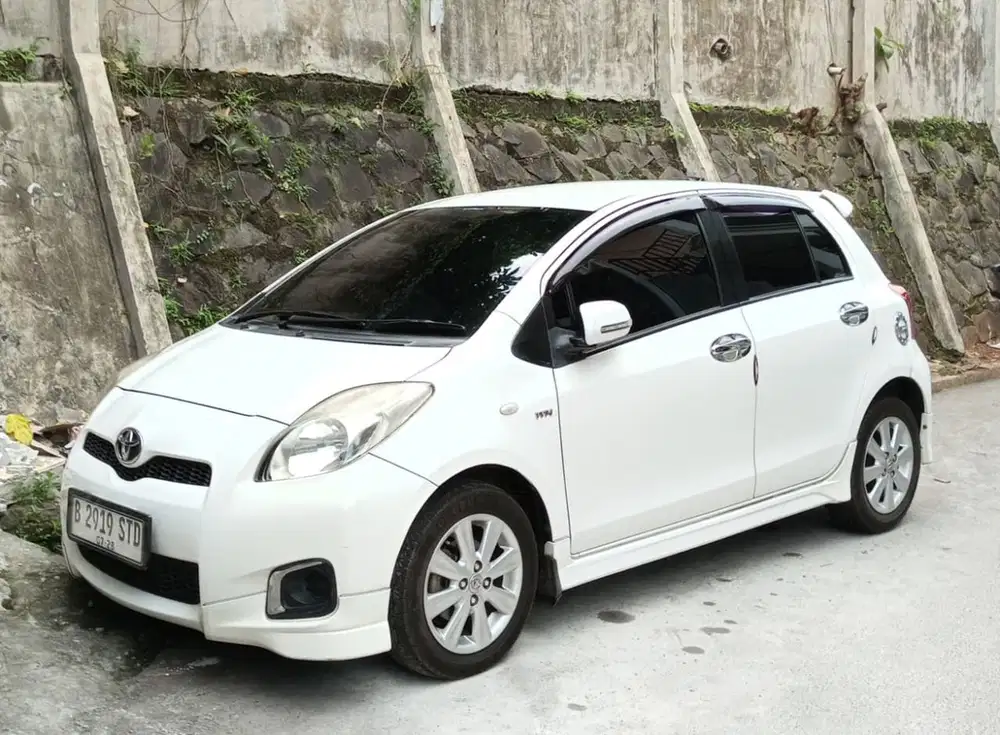 Toyota Yaris 2012 Bensin
