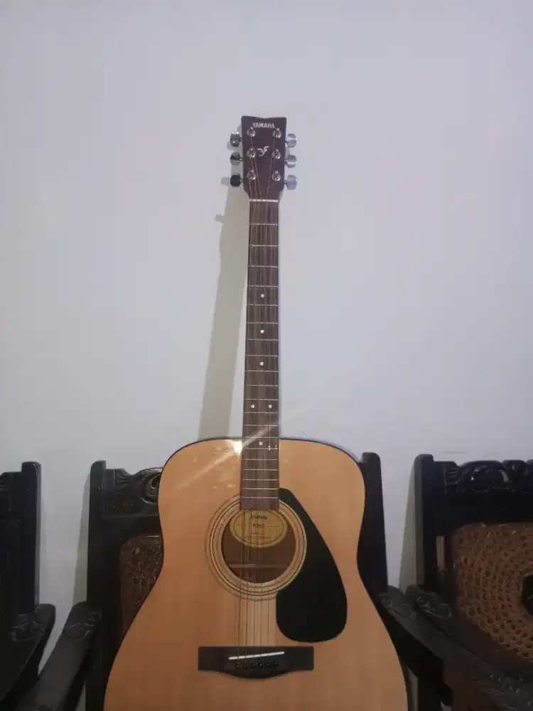 Gitar akustik Yamaha F310 Masih mulus 1 bulan pemakaian