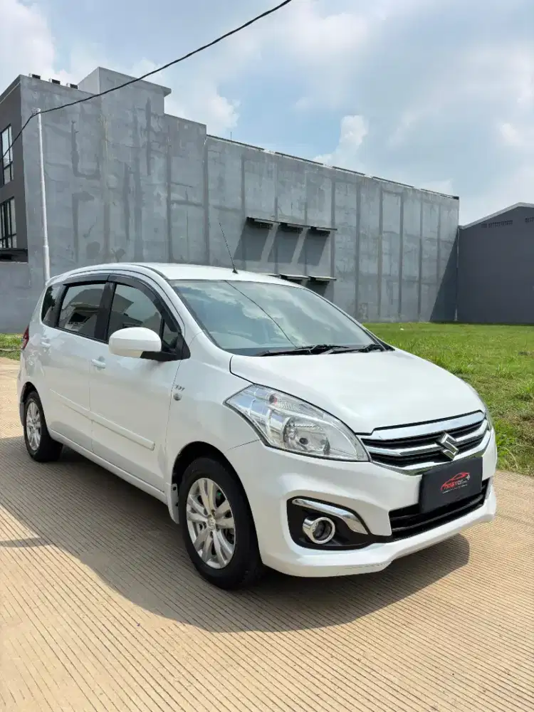 Suzuki Ertiga GL matic bekas murah 2015