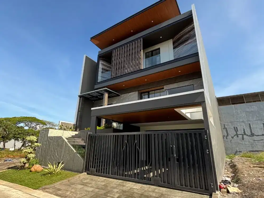 Rumah 3 Lantai Baru Luxury di Citraland Siap Huni