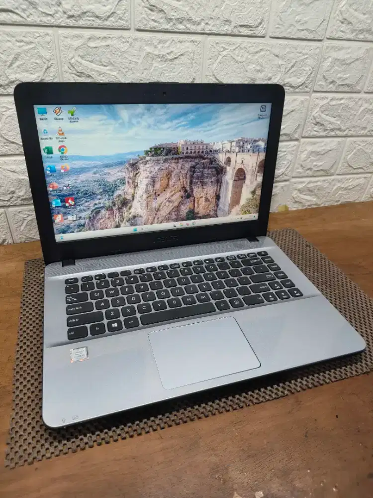 Asus X441U intel Core i3 Gen-7 (8/256gb) 14 inch NORMAL