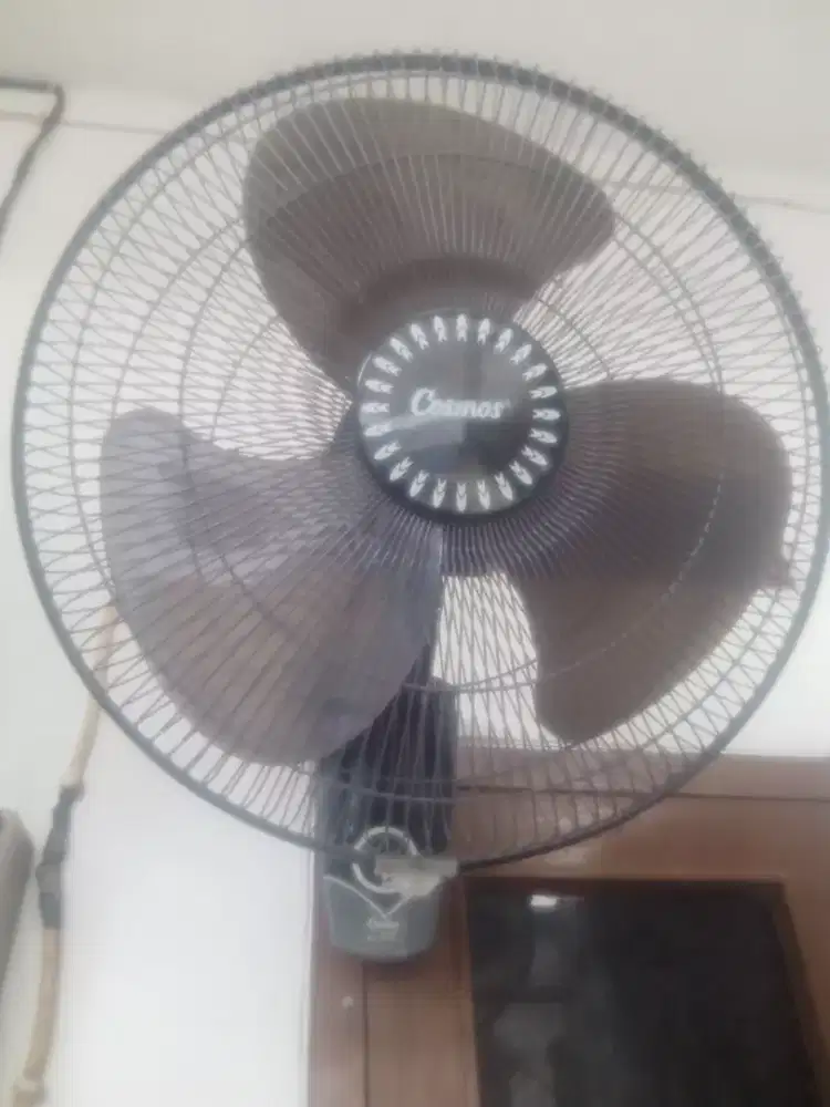 Kipas angin dinding 16 inch merk cosmos normal siap pakai nego tipis