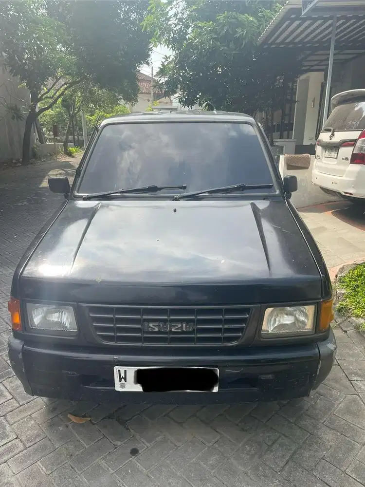 Isuzu panther pickup 2004