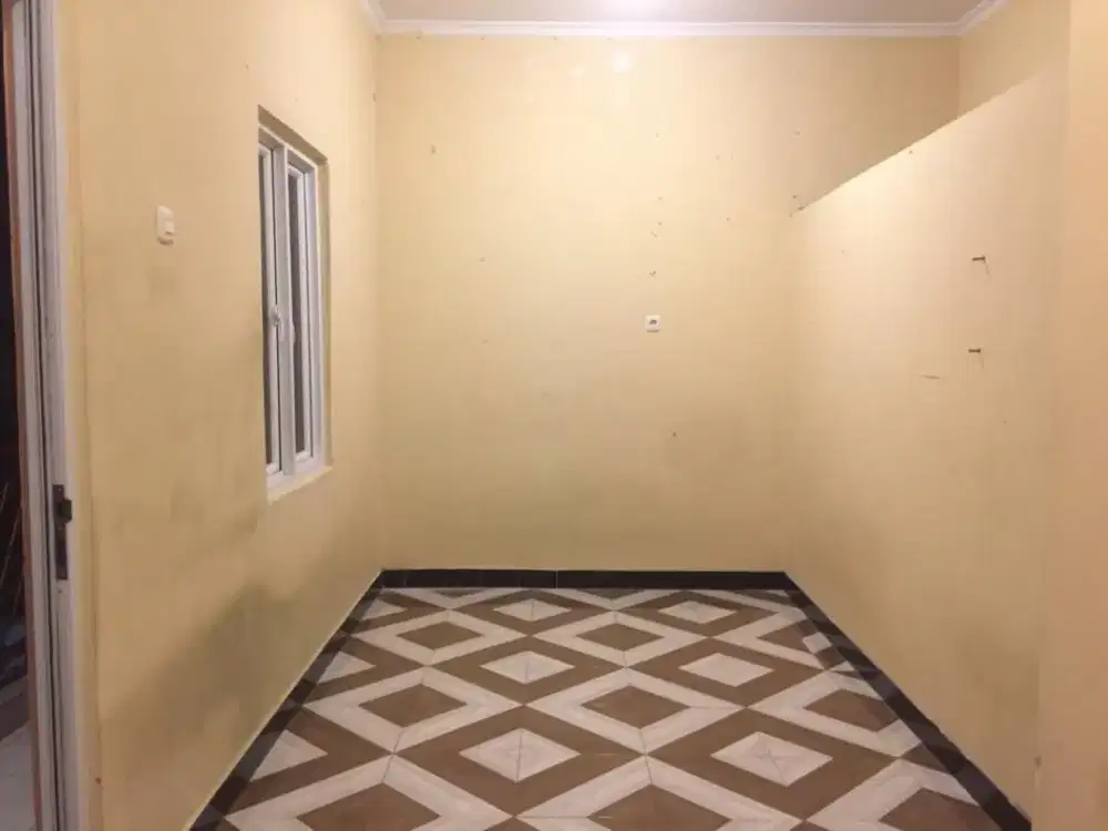 Kontrakan Ibu Dewi