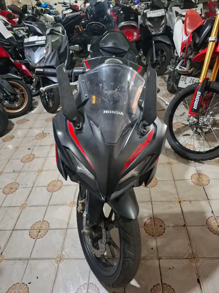 Honda CBR 150CC 2022 HITAM
