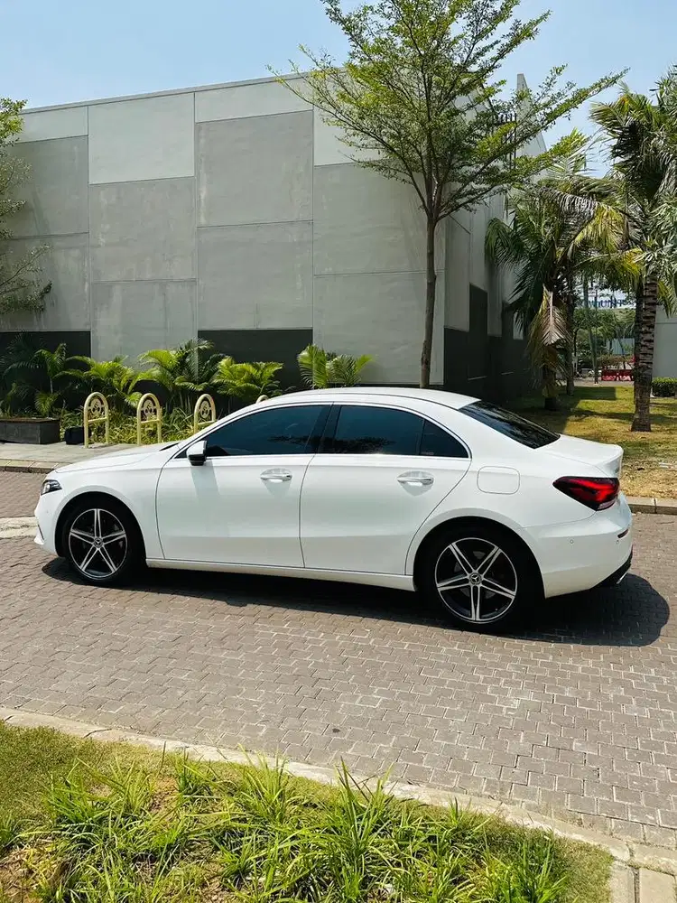 Mercedes Benz A200 2023 Harga Cash Jual BU masih garansi resmi