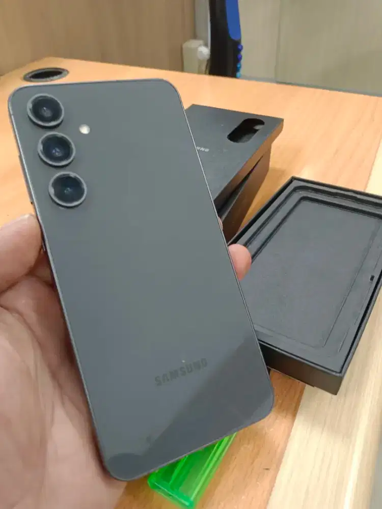 samsung s24fe 8/256gb