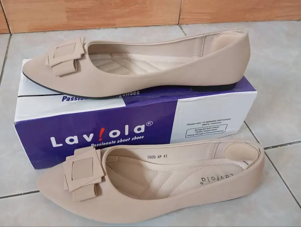 Sepatu merk Laviola