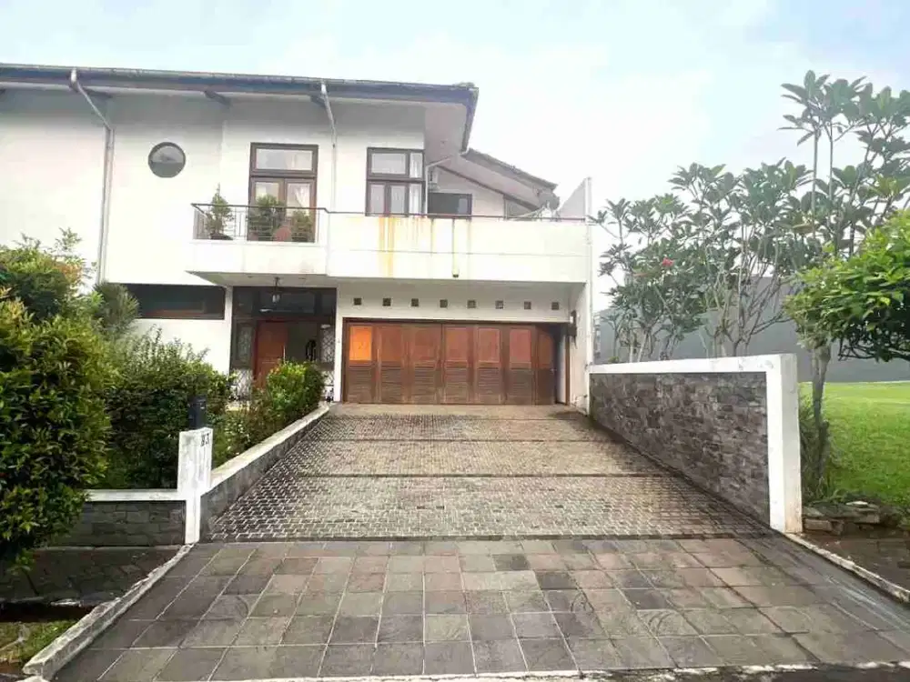 Luxury House Bukit Golf Terrace BSD Tangerang with Private Swimming Pool