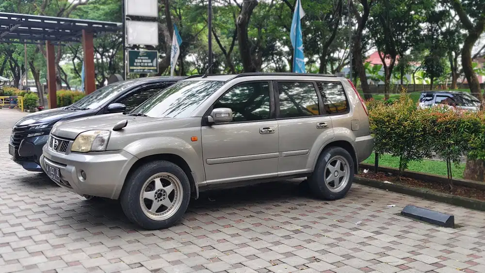 Nissan X-Trail 2005 Bensin