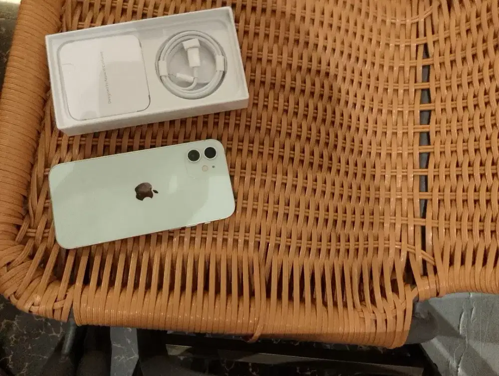 Iphone 12 128gb secara alami apple