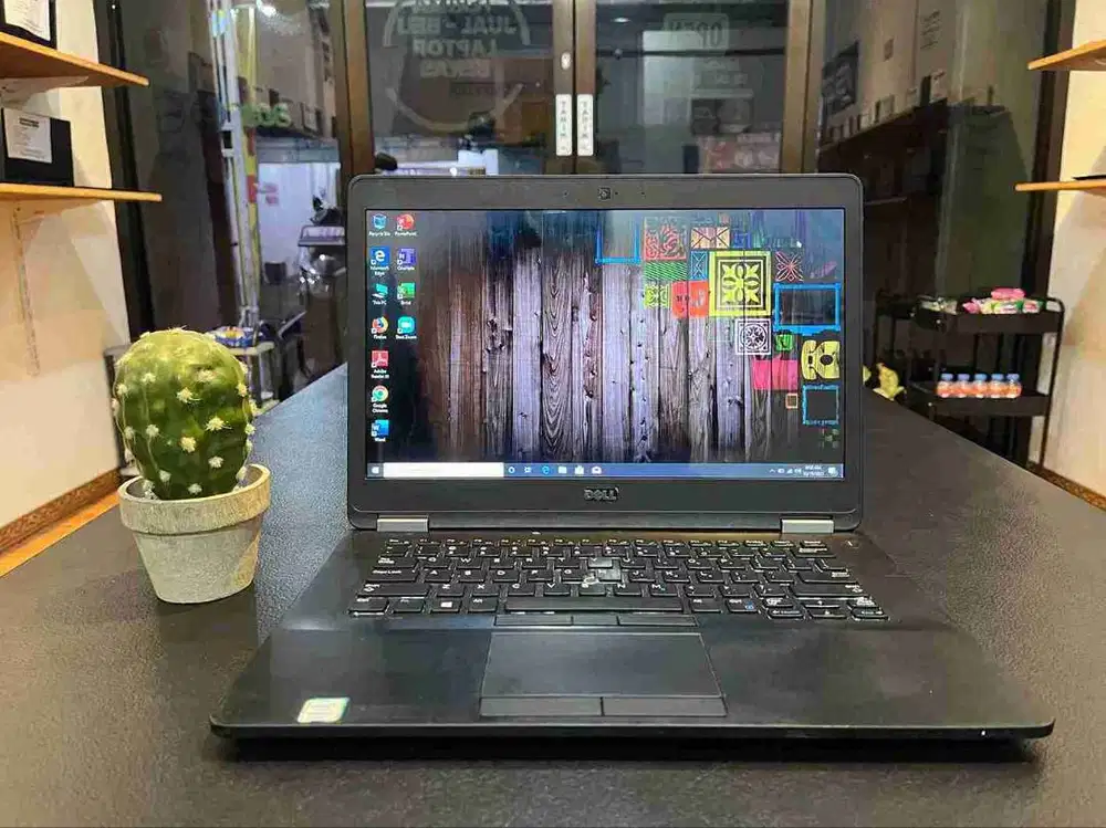 DELL LATITUDE E7470 // CORE i7