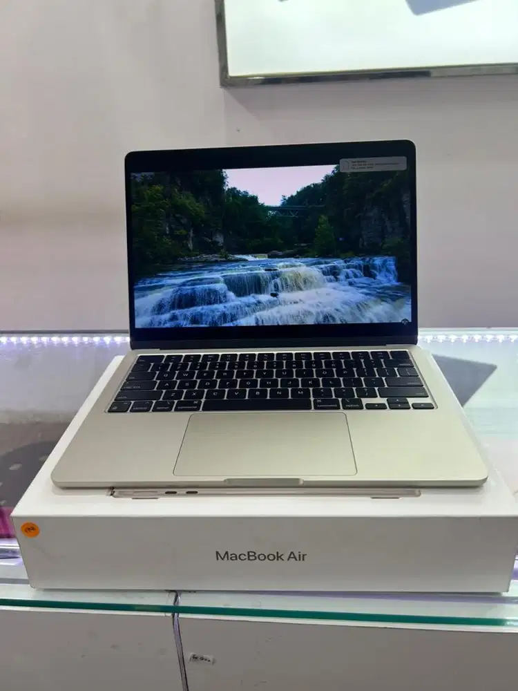 MacBook M3 13inc