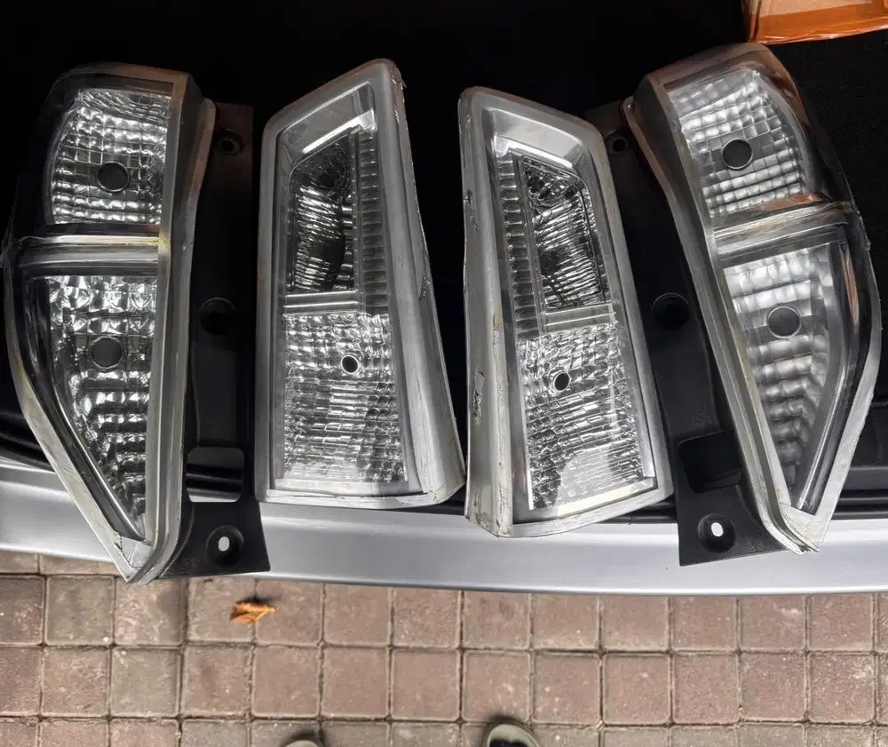 Stop Lamp Clear / Lampu Belakang Bening Innova Reborn