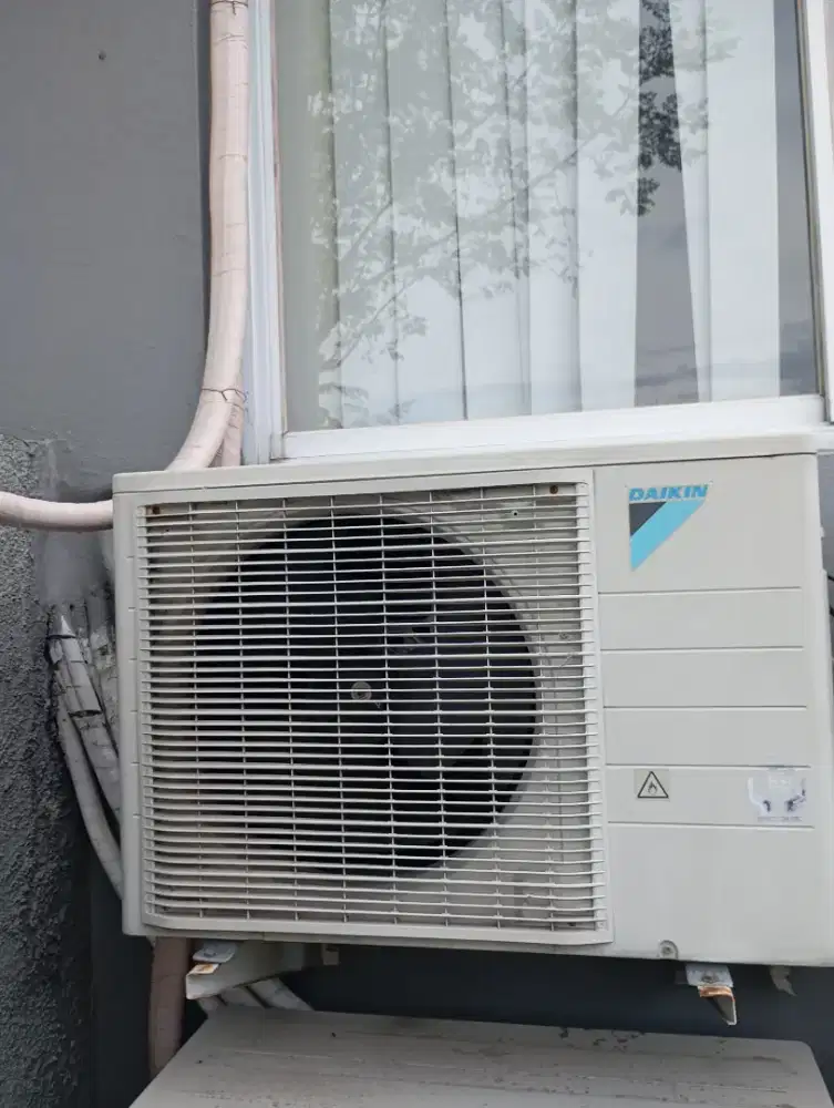Di jual AC merk daikin 2 pk, 90%normal