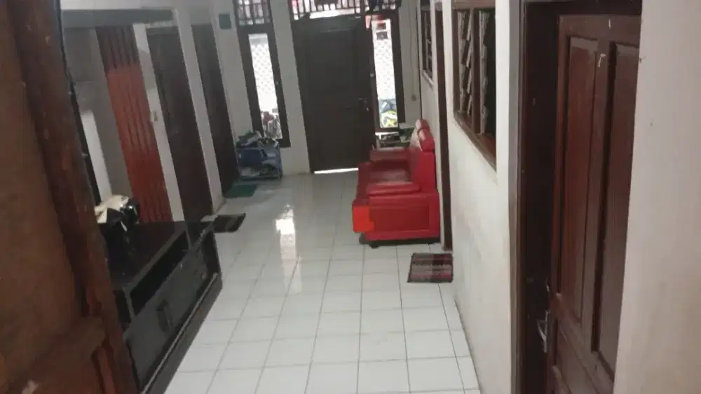 Sofa merah besar
