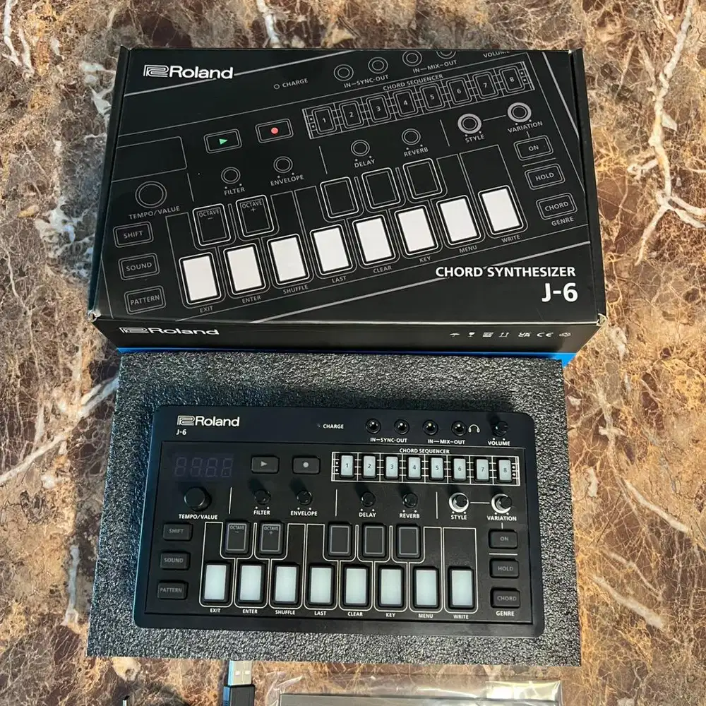 Roland J6 Chord Synthesizer