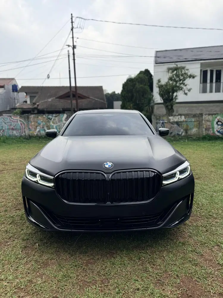 BMW 740Li G12 3.0 Opulence 2022 Low KM 7Ribu Black Sapphire On Cognac