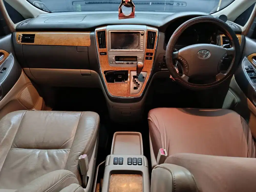 Toyota Alphard V Tahun 2006 - 2007 Good Condition
