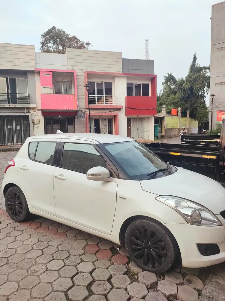 Suzuki Swift 2012 Bensin