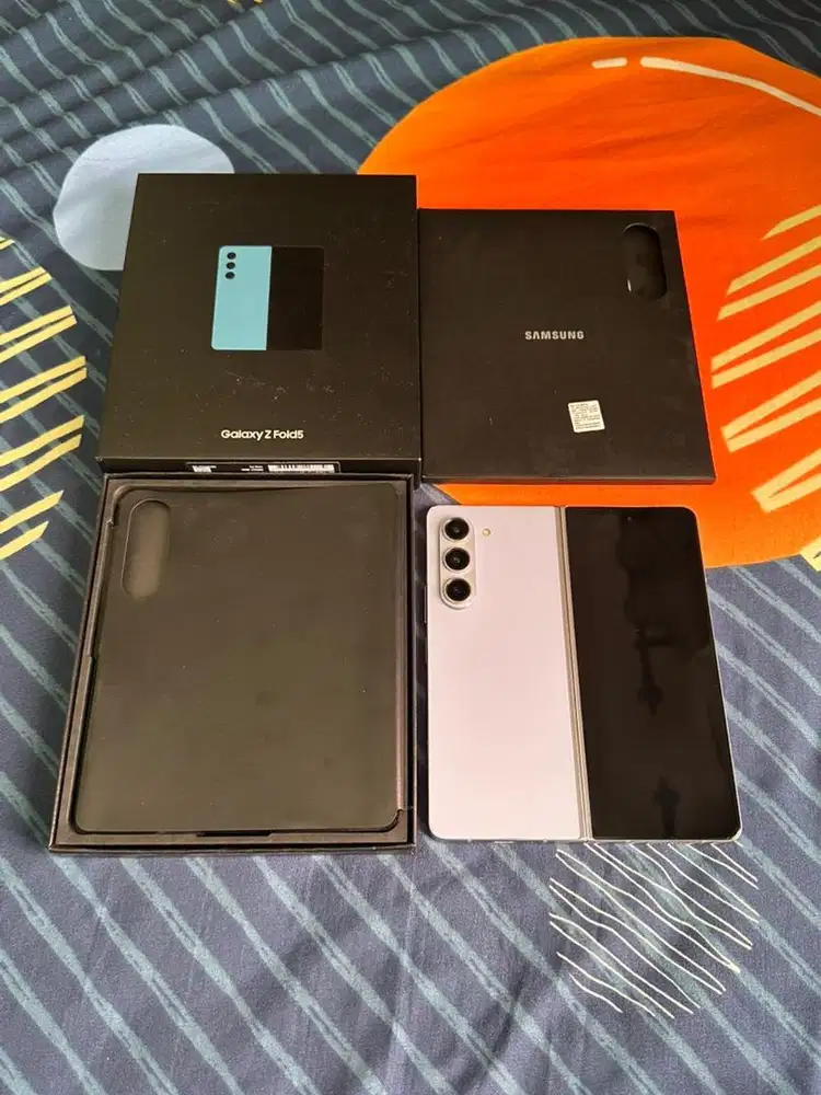 Samsung fold 5 12/512 sein