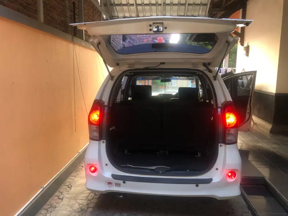 Mobil dengan kondisi mulus dan nyaman di kendarai