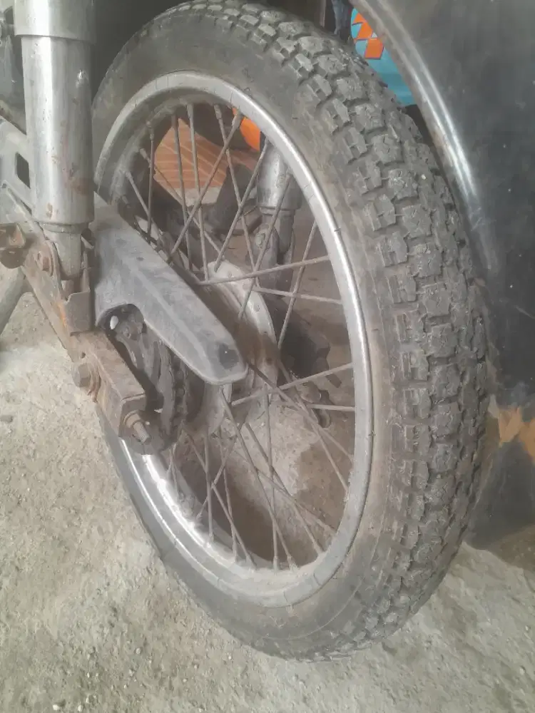 Velg lengkap asli bravo rc 100 plus ban lengkap