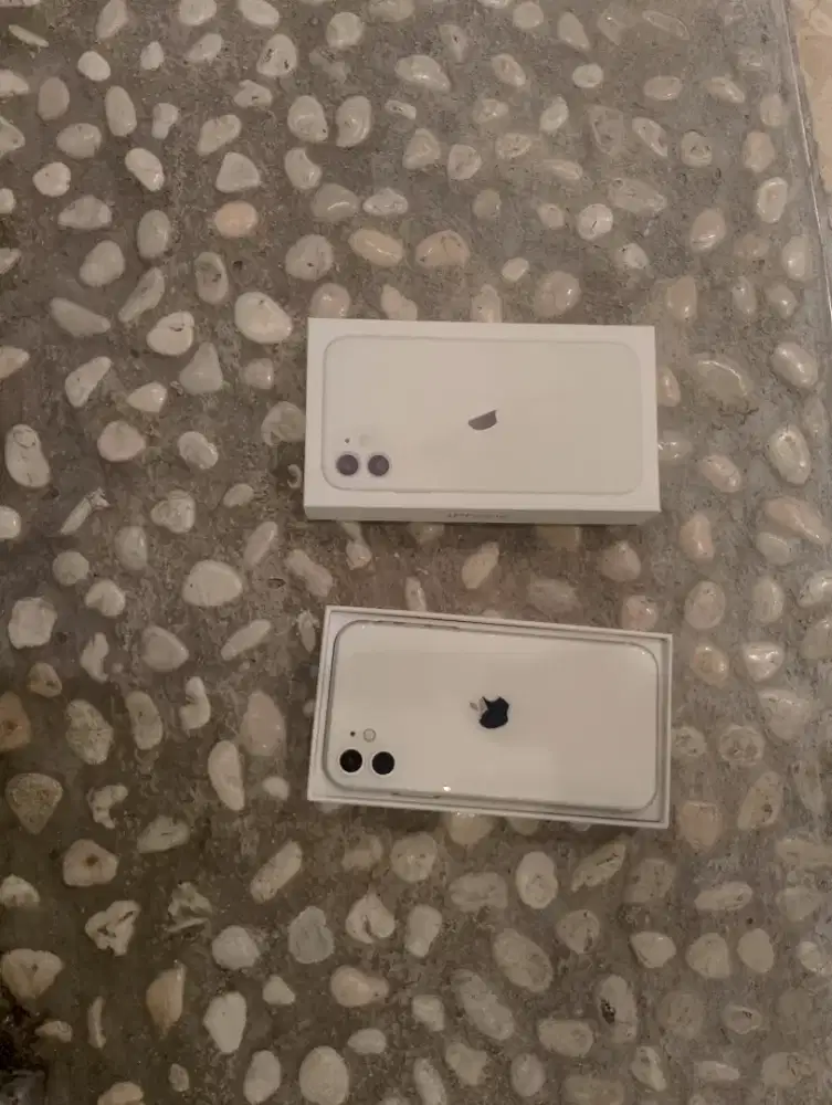 Iphone 11 128gb sedia warna putih