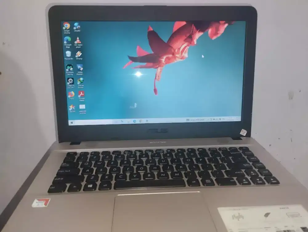 asus ram 4gb hdd 1tb seri x441b
