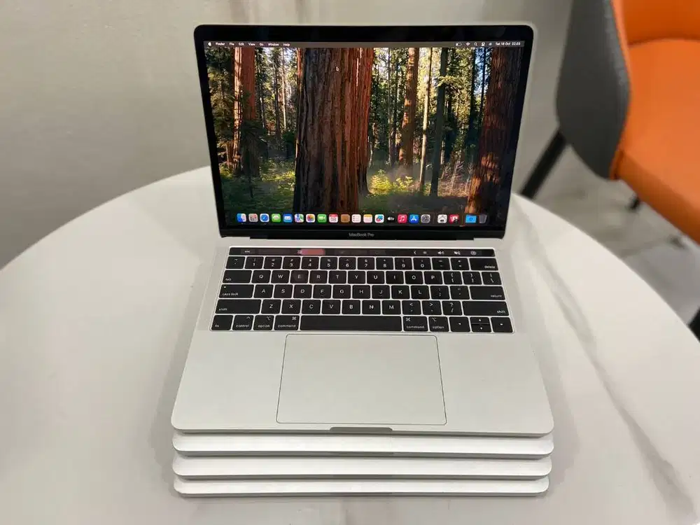 Apple Macbook Pro Touchbar 2020 Core i5 Ram 16GB Layar 13,3inch N-EC