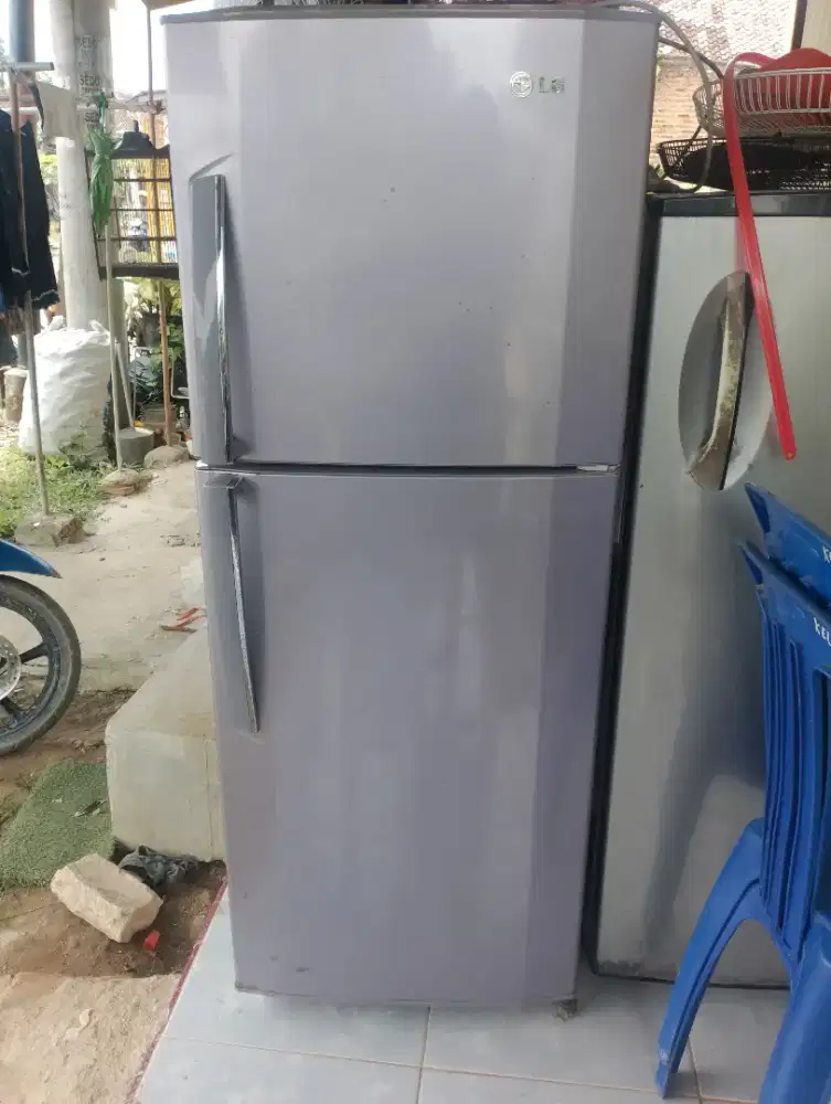 Kulkas dua pintu