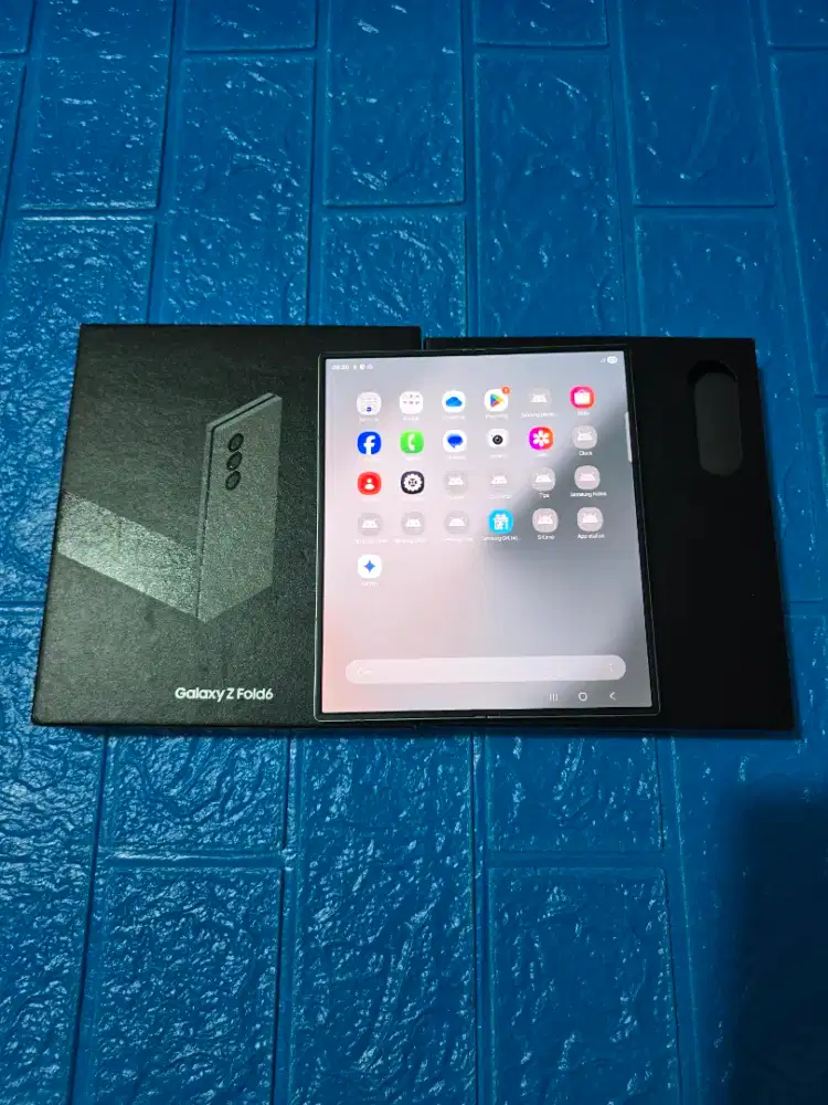 Samsung Z Fold 6 5G SILVER 12/512gb SEIN Lengkap Mulus Normal