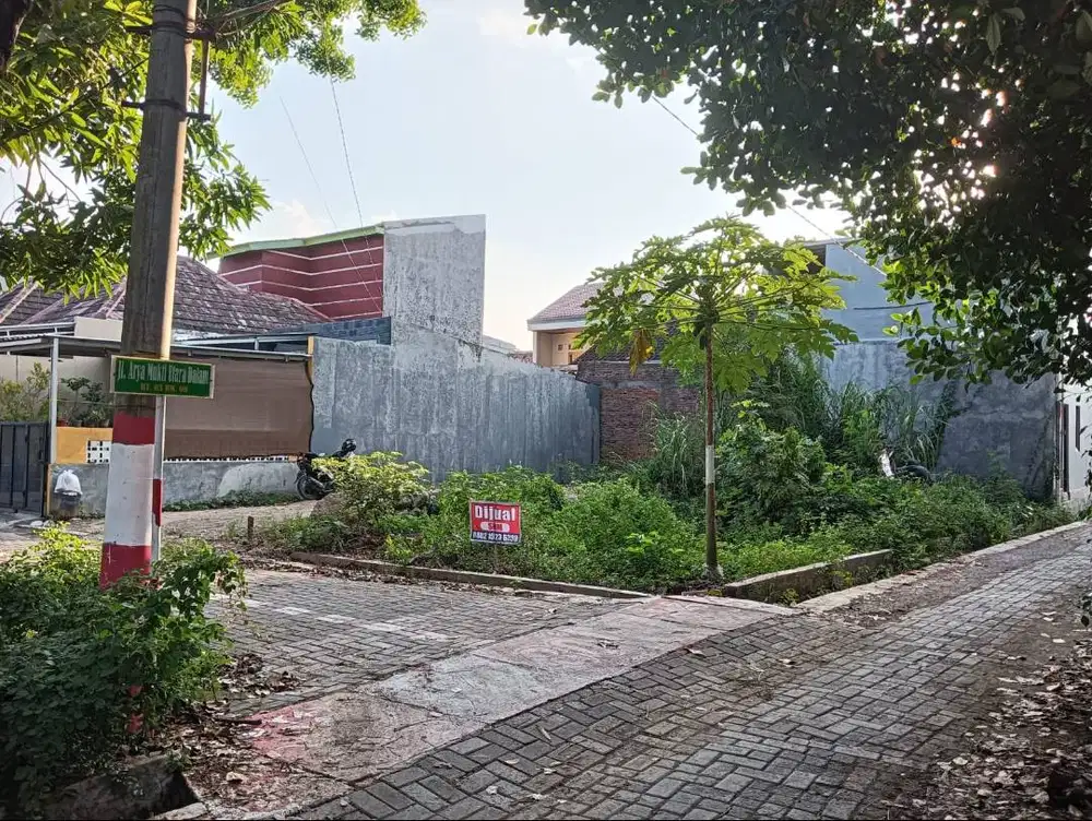 Dijual Tanah, Strategis letak di pojok