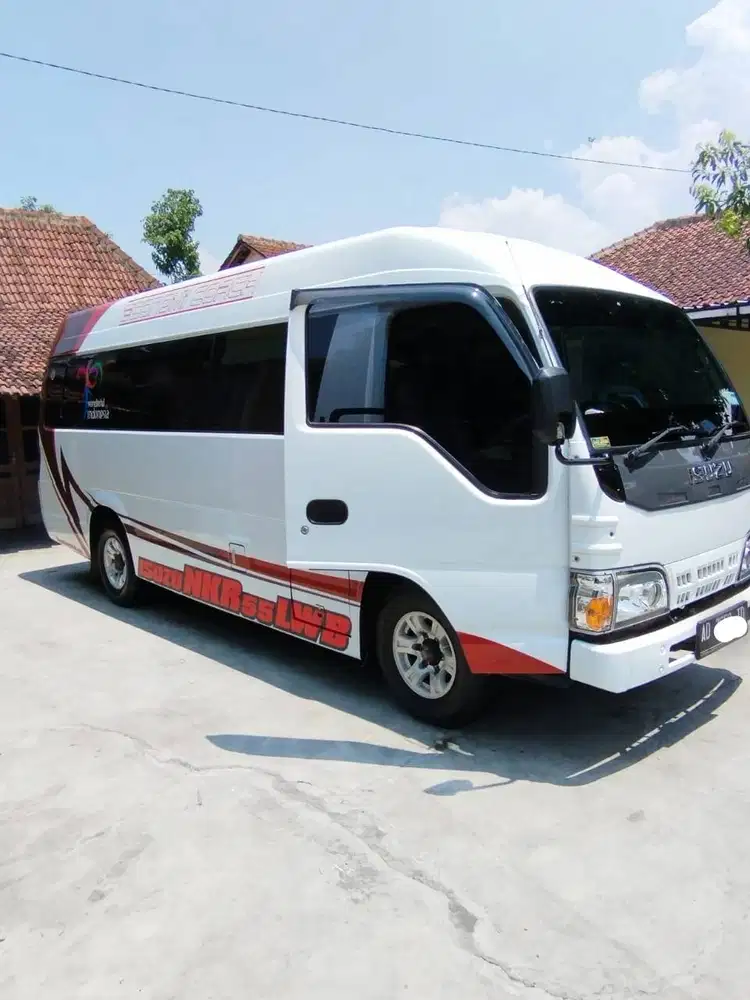 ISUZU ELF LONG 2012