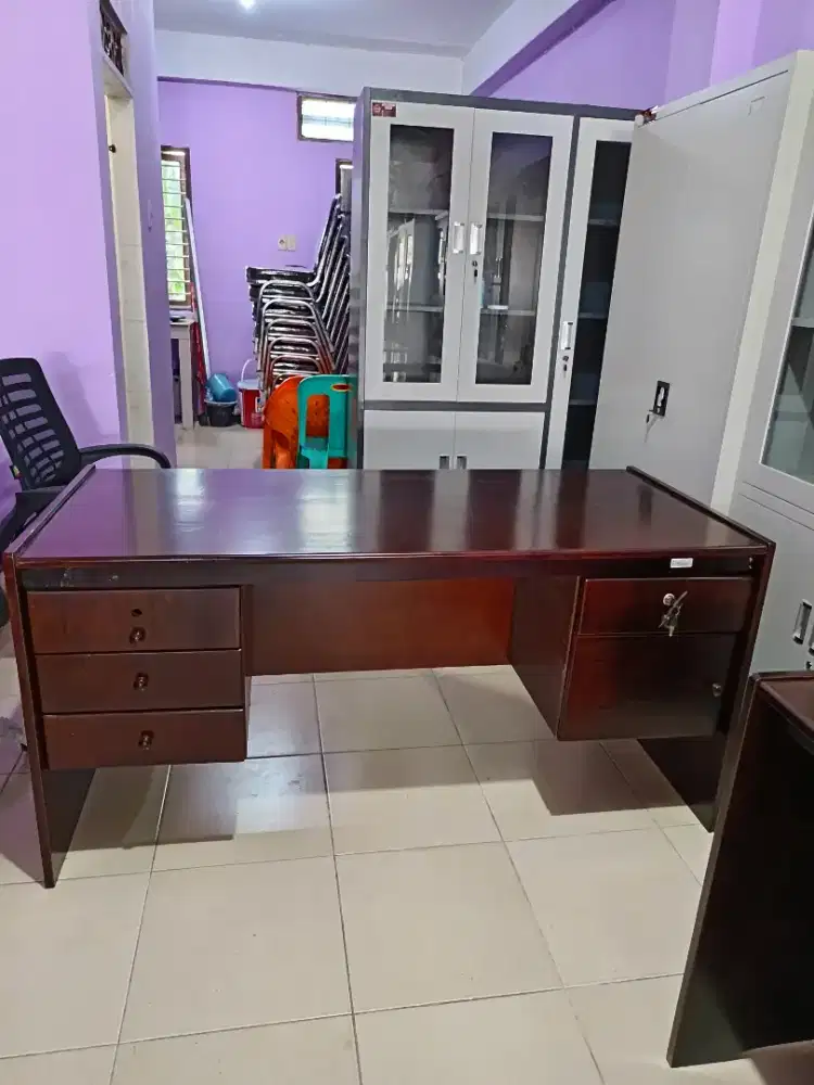 Meja Kantor 1 Biro Kayu