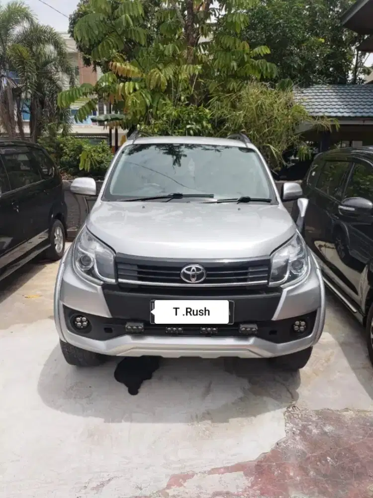 Dijual Toyota Rush 2015 Manual