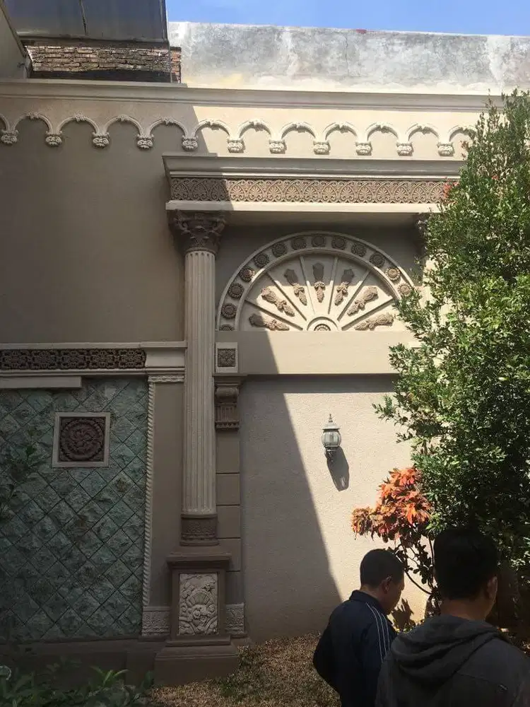 Rumah Dharmahusada Indah Barat STRATEGIS SIAP HUNI MARMER LANGKA
