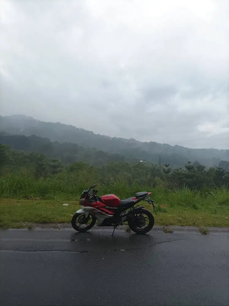 YAMAHA R15V2 2015